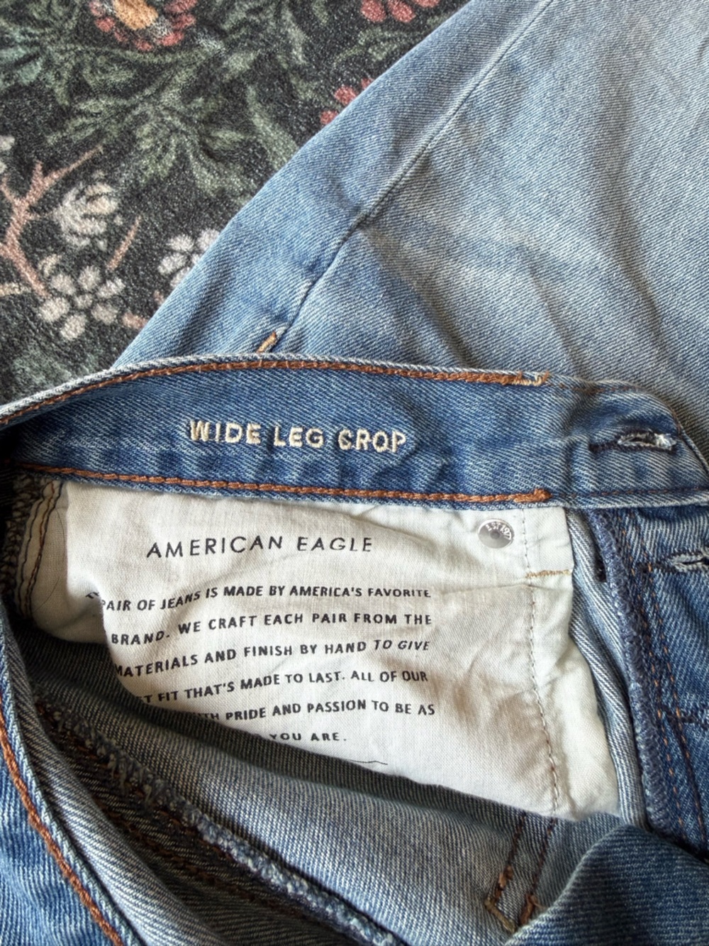American Eagle Outfitters Light Wash High-Rise Wide Leg Crop Jeans - Picture 7 of 8